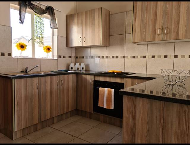 3 BEDROOM FREEHOLD FOR SALE IN WATERKLOOF HILL ESTATE